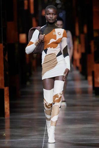 Look 24